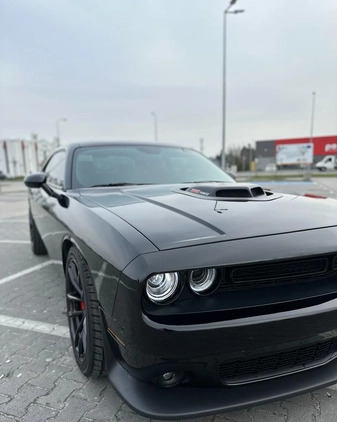 Dodge Challenger cena 235000 przebieg: 9000, rok produkcji 2021 z Września małe 254